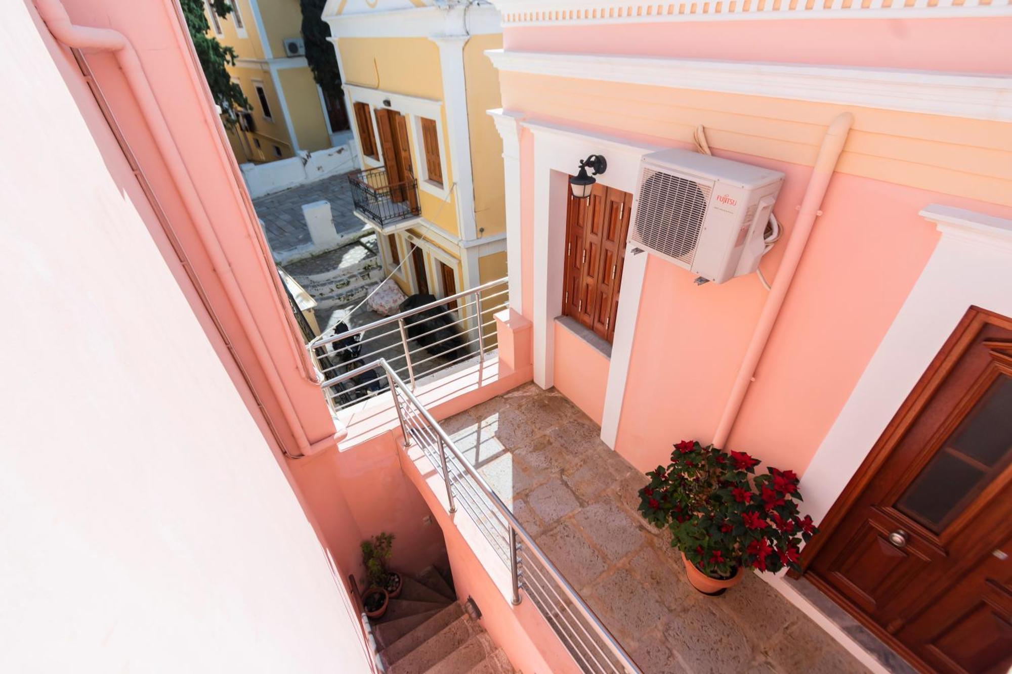 Yiayia'S Central Apartment Symi Exterior photo